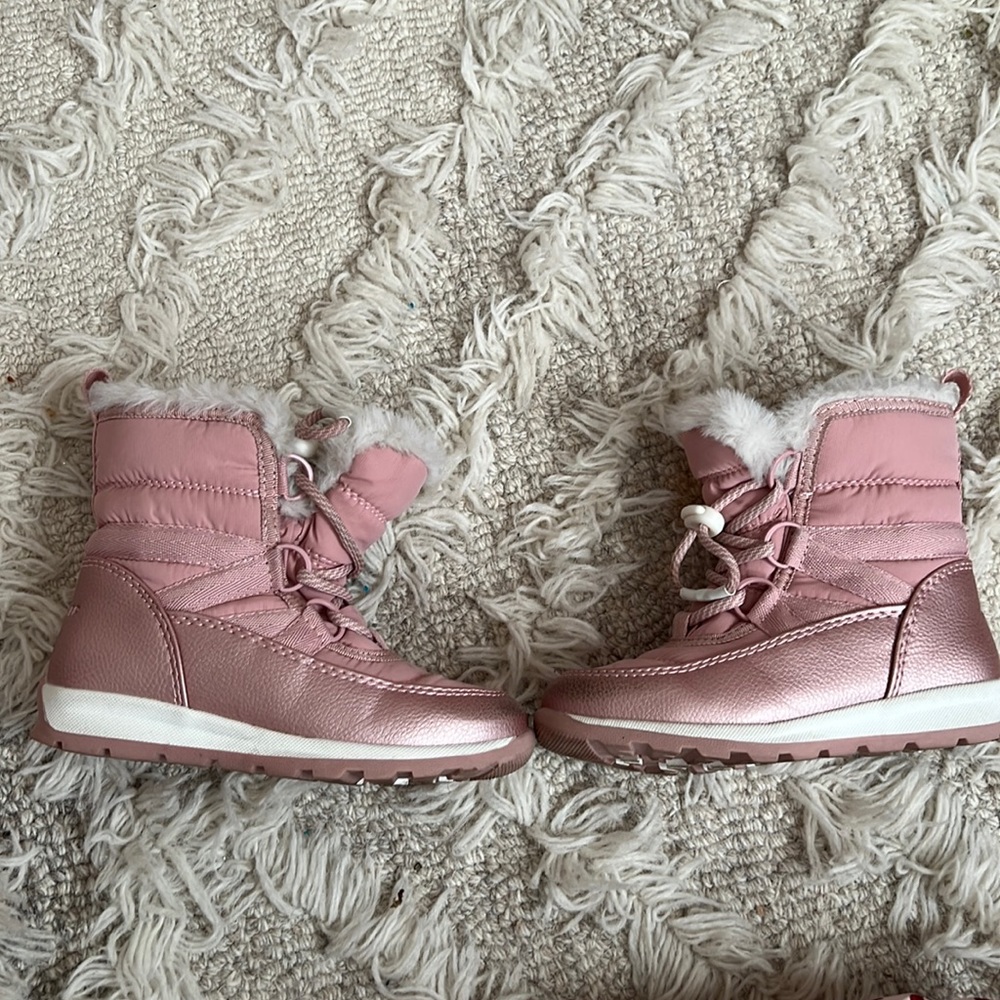 Like new pink Snow boots size 10.